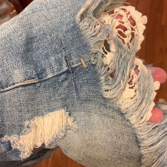 Sneak peek size medium distressed shorts with embroidery lining on the sides - Picture 8 of 11